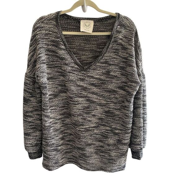 Fantastic Fawn Black White Oversized Knit Sweater Top Women’s Size Small V Neck - Picture 1 of 4